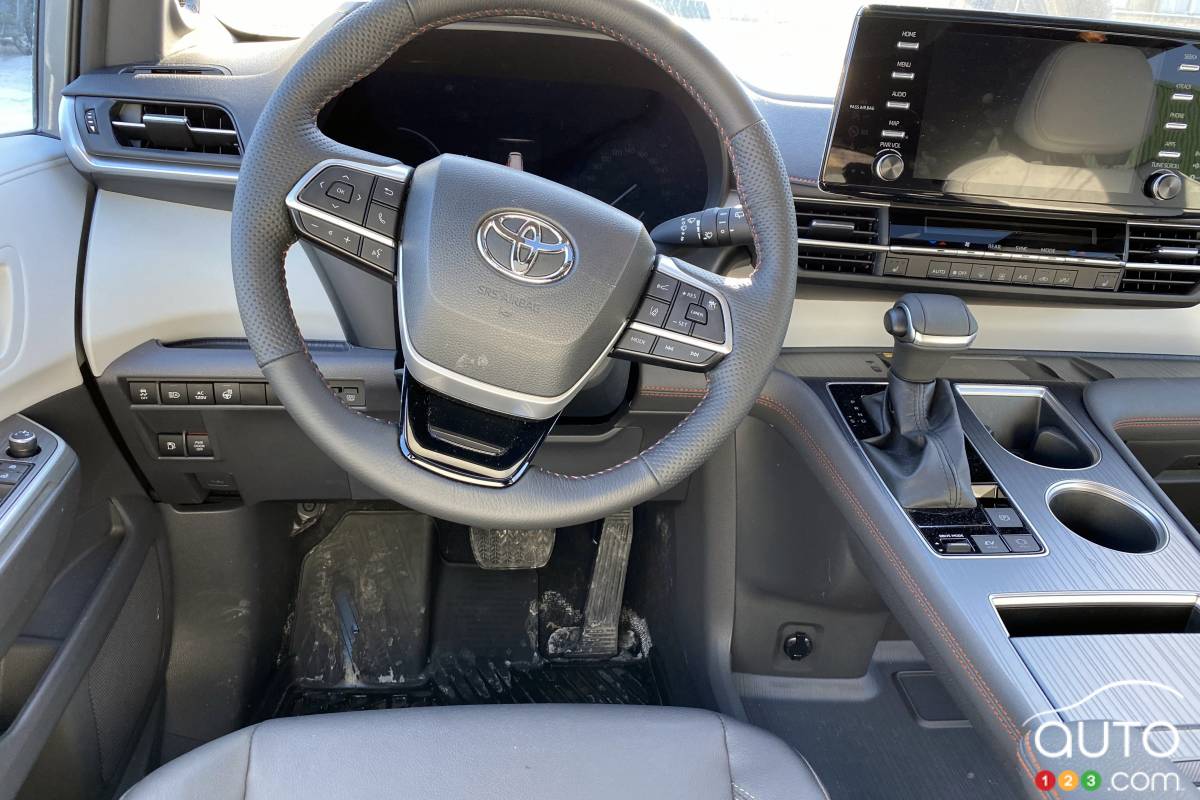 Toyota Sienna 2023 - Volant, écran